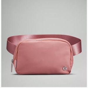Lululemon Everywhere Belt bag NWT